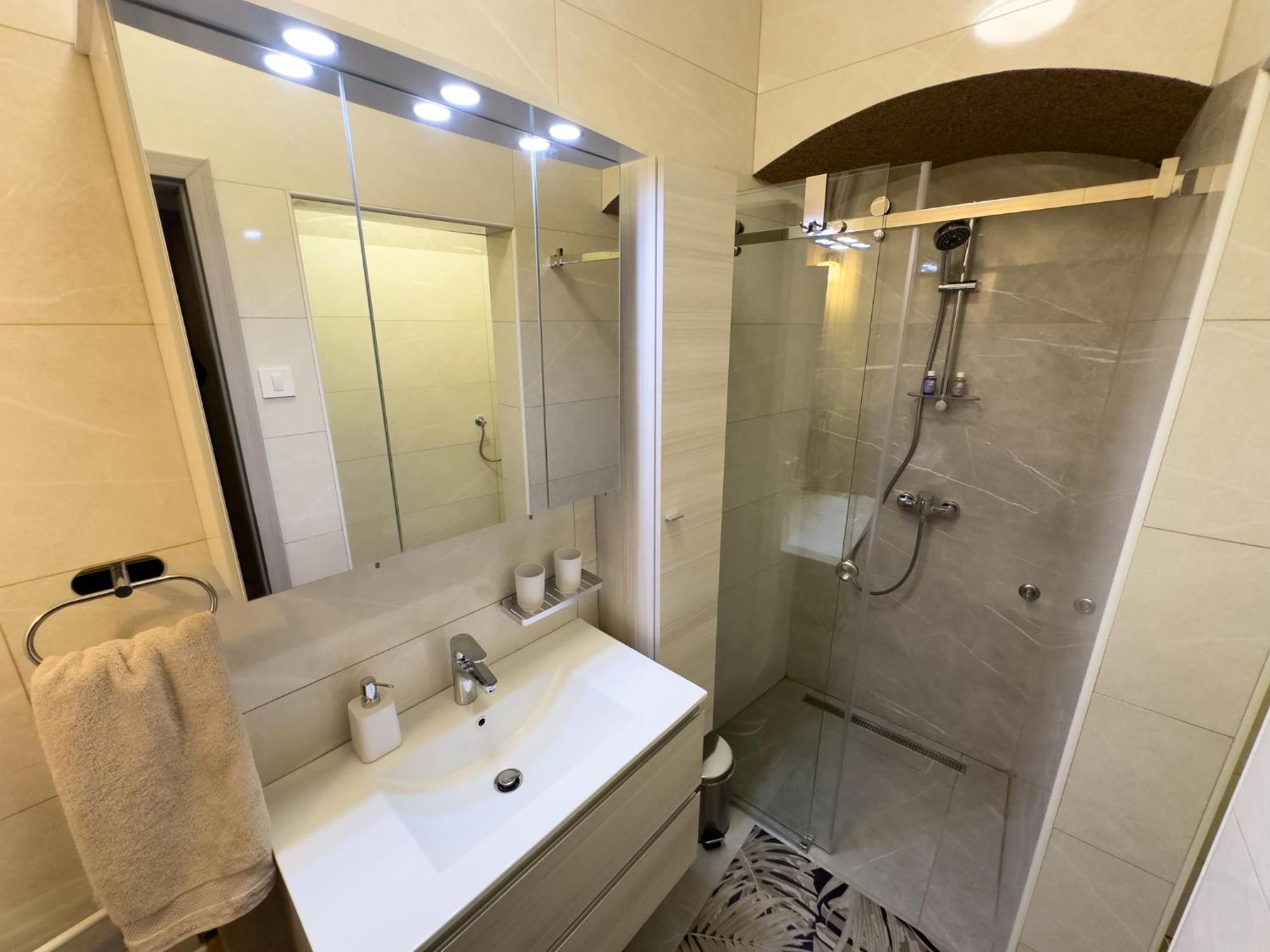Apartments Adamas Celje Ngoại thất bức ảnh